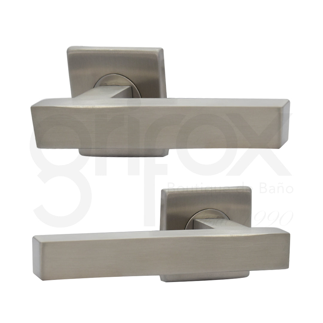 Juego de manijas de paso con escudo cuadrado, resistente y elegante.