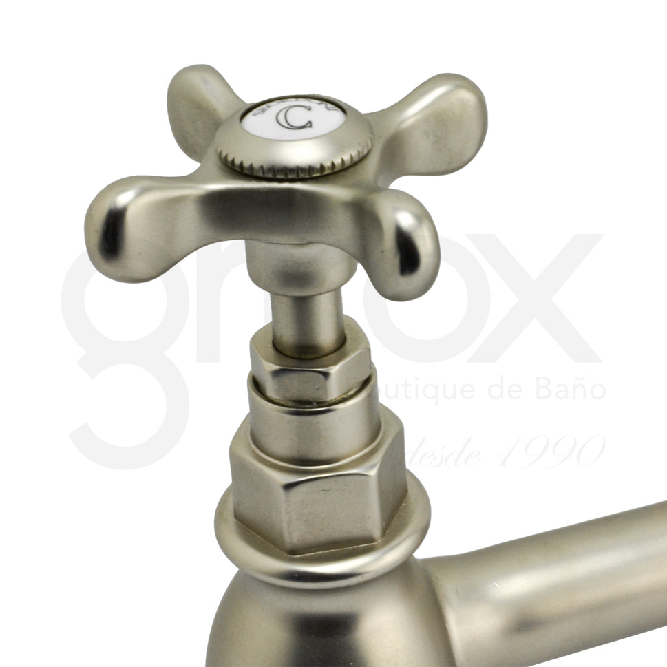 Grifería Lavamanos 8"