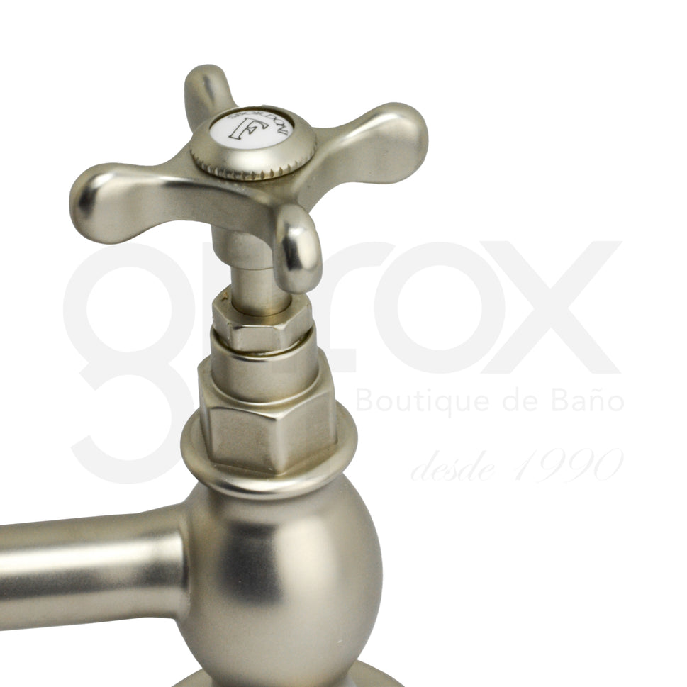 Grifería Lavamanos 8"